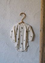 Vêtement écru bébé